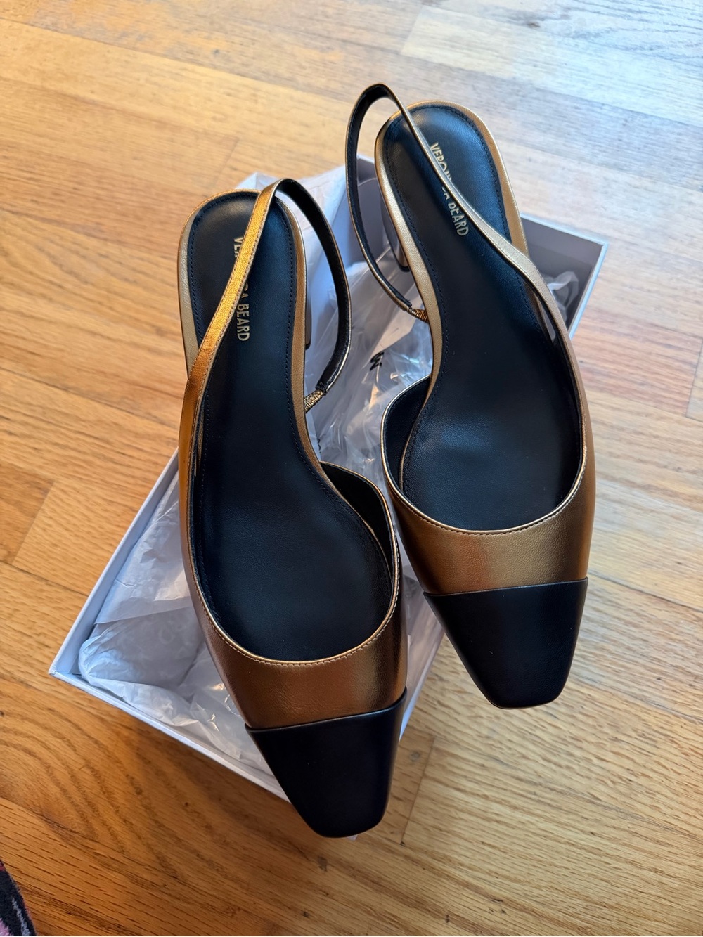 NIB Veronica Beard sling back kitten heels